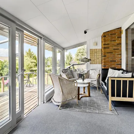 6 Bedroom Lovely In