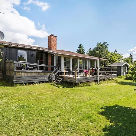 6 Bedroom Lovely In