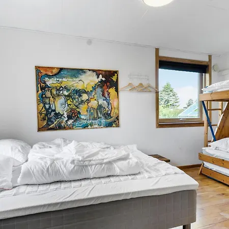 6 Bedroom Lovely In Vakantiehuis Skibby