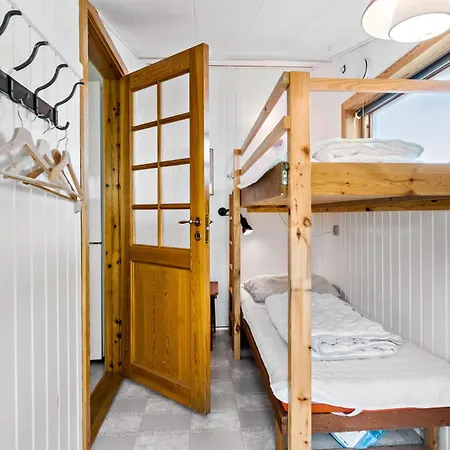 6 Bedroom Lovely In Nyaraló