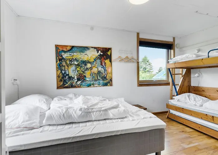 6 Bedroom Lovely In Casa de Férias Skibby