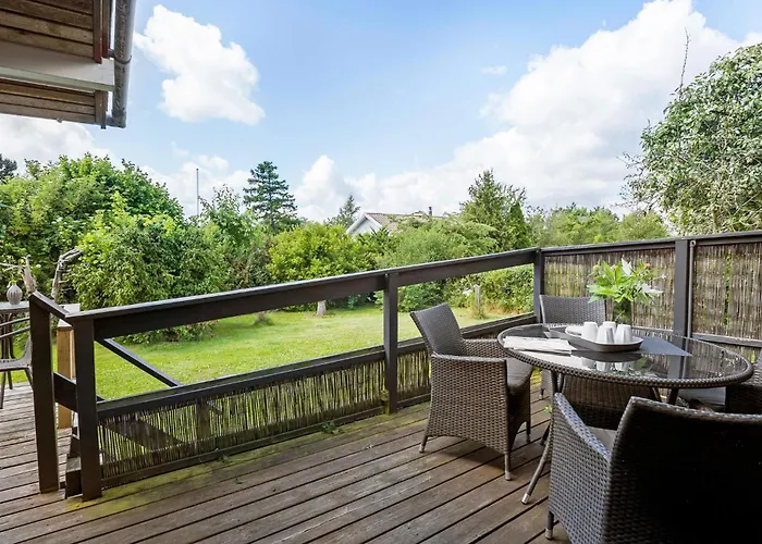 6 Bedroom Lovely In