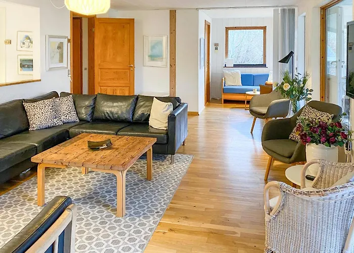 6 Bedroom Lovely In * Skibby